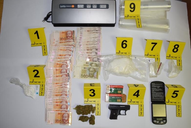 Droga i oružje u Trogiru: Policija zaplijenila amfetamin, kokain, marihuanu i pištolj