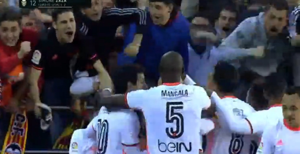 REAL PAO U SAMO DESET MINUTA Valencia šokirala lidera i spasila prvenstvo