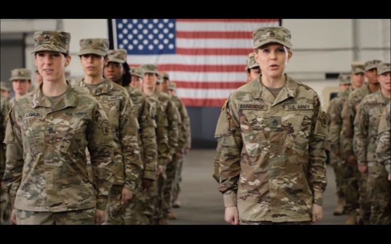 Američke vojnikinje prosvjedovale ispred Pentagona protiv seksualnog zlostavljanja
