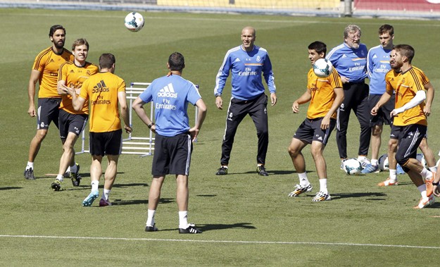 Anketa Marce: Zidane ispred Mourinha u izboru za novog trenera Reala
