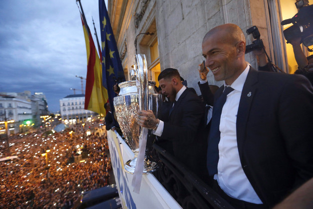 VIDEO Čak se i mrki Zidane otkačio i s Ronaldom vodio navijanje iznad 100 tisuća realovaca