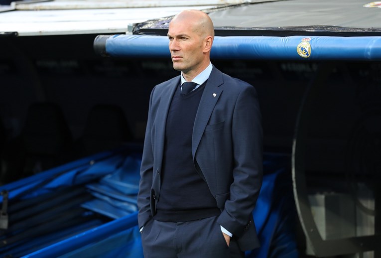 Dok su se igrači mlatili na Camp Nouu, pogledajte zbog čega je Zidane ušao u svlačionicu Barce