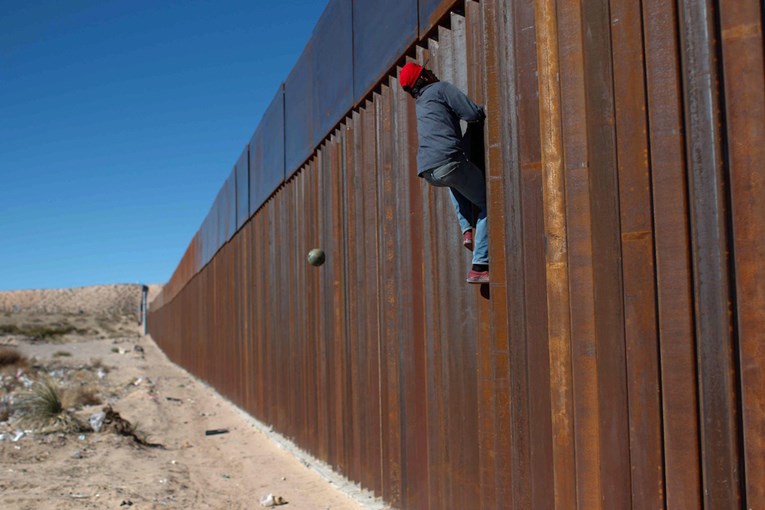 Meksiko odgovorio Trumpu: "Nećemo plaćati izgradnju zida"