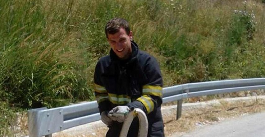 FOTO Pogledajte koliku zmiju su dubrovački vatrogasci izvukli iz kuće