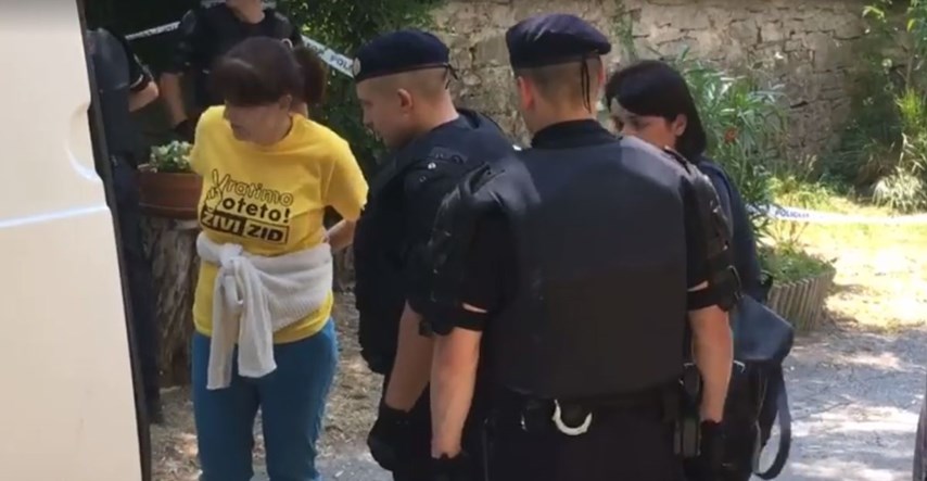 DELOŽACIJA U ISTRI Policija na silu odvodi Živozidaše, čuje se vika, mjesto je blokirano