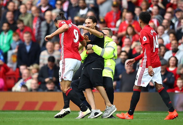 Protiv Leicestera za United "igrala" dva Ibrahimovića: Pogledajte Zlatanovog dvojnika