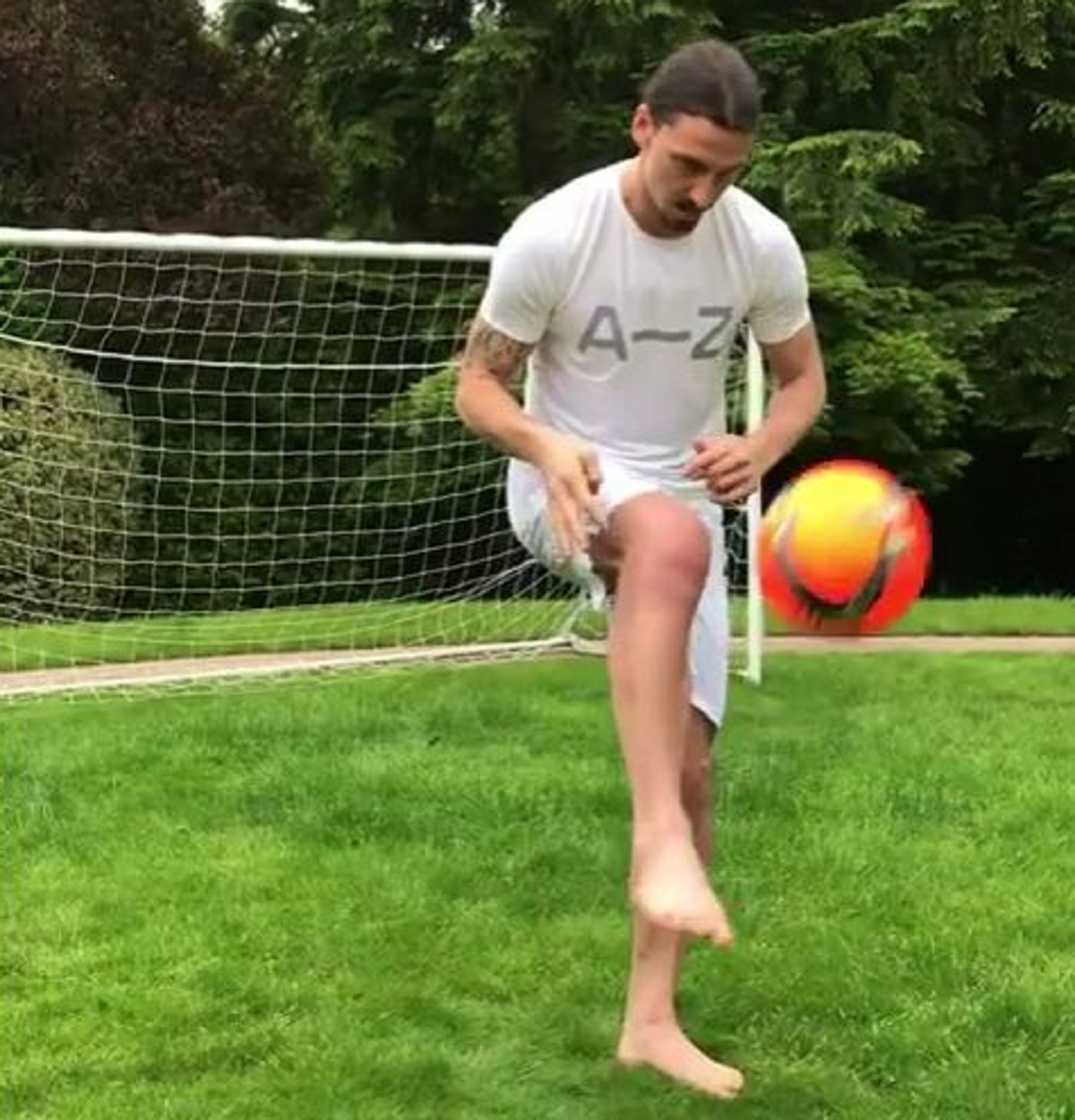 ZLATAN, MEDICINSKI FENOMEN Evo što radi s loptom mjesec nakon operacije i najteže ozljede