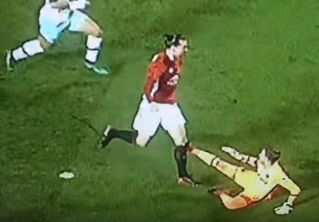 VIDEO Neoprezni Bilićev vratar mogao je okončati Zlatanovu karijeru