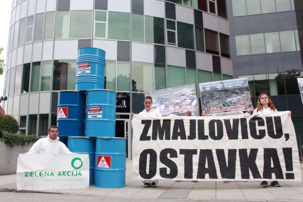 Zelena akcija opet pred Zmajlovićevim ministarstvom: "NE spaljivanju otpada!"