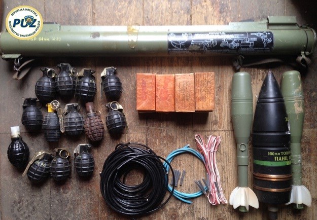 51-godišnjak kod Šibenika držao 13 bombi, 10 mina, tromblon, dvije zolje i 15 kila eksploziva