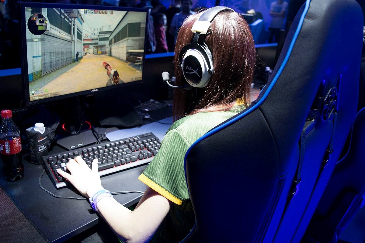 ŽENE U ESPORTU "Nemamo s kime trenirati jer je dečke strah da ih ne pobijedimo"