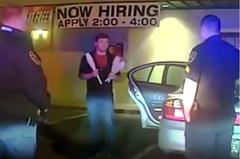 VIDEO Žongliranjem pokušao dokazati policiji da je trijezan - pogledajte je li prošao "alkotest"