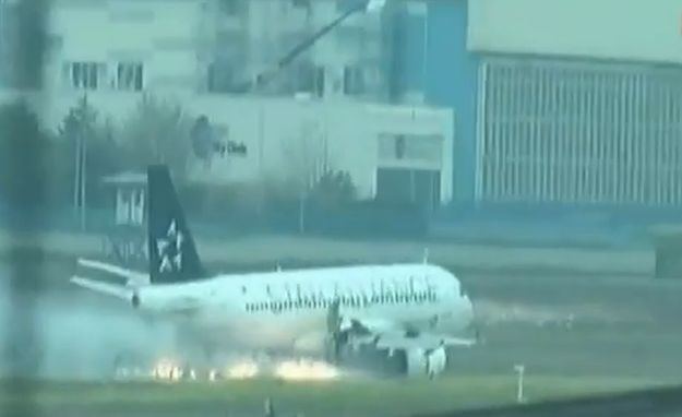 Kakva drama: Turski zrakoplov uspješno sletio sa zapaljenim motorom
