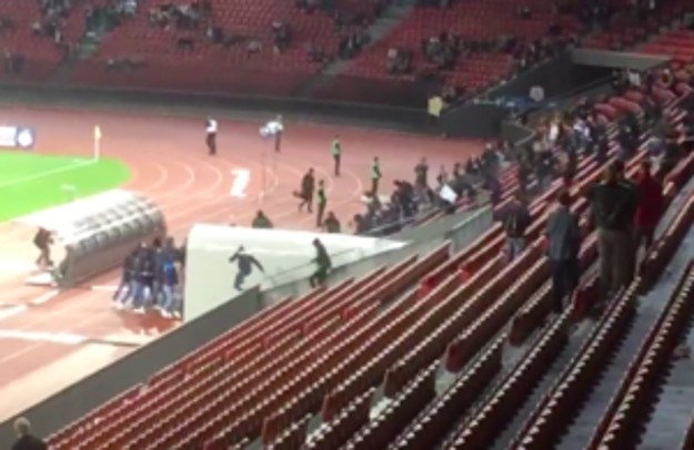 VIDEO Stotine navijača Zuricha ulijeću u tunel obračunati se s igračima koji su ispali iz lige