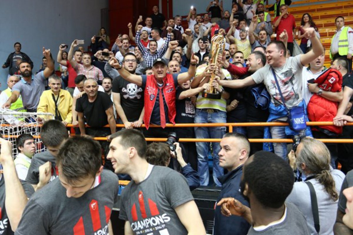 KRAJ SRPSKOG DREAM TEAMA Raspala se šampionska Zvezda