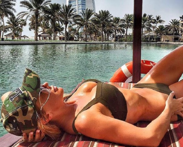 FOTO Uh, što je vruće: Pogledajte kako se Maja Šuput rashlađuje u Dubaiju