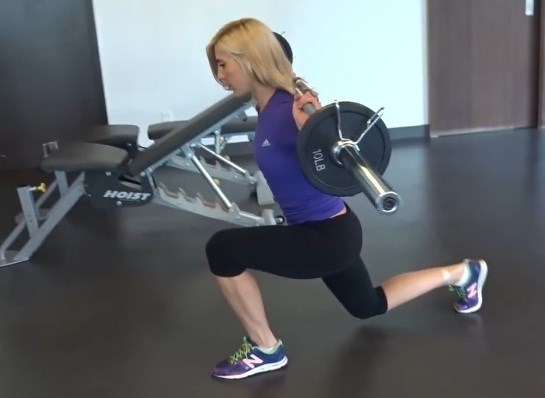Video: 5 vježbi šipkom koje žene moraju raditi