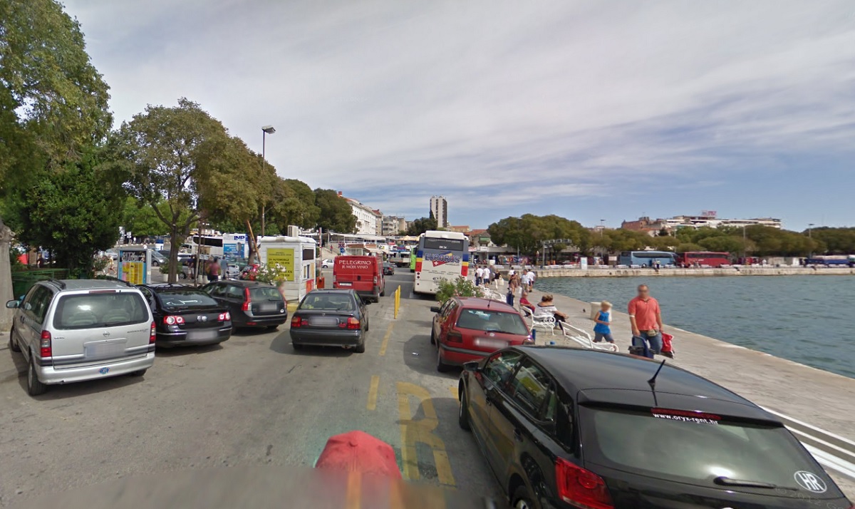 Taksisti u Splitu blokirali put autobusima pa napali prometnog redara