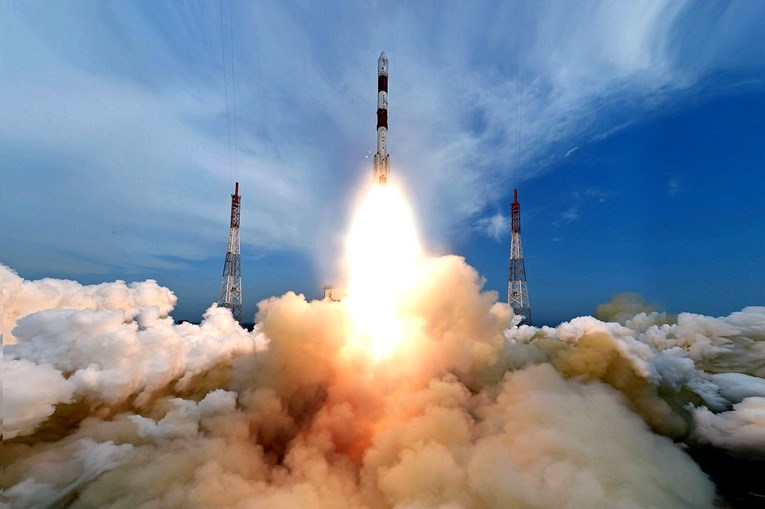 Indija će do 2022. u svemir poslati tri astronauta