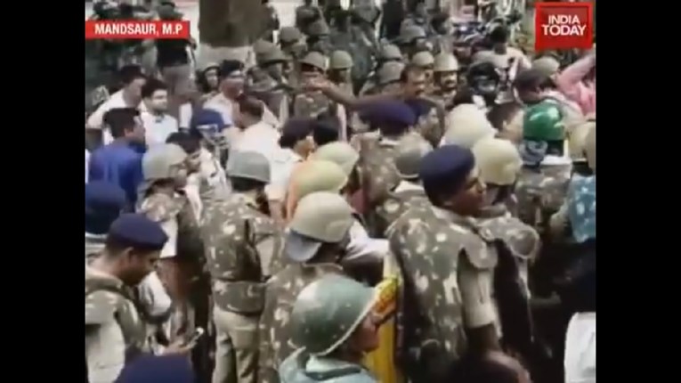 VIDEO Ogromni prosvjedi u Indiji zbog brutalnog silovanja osmogodišnje djevojčice