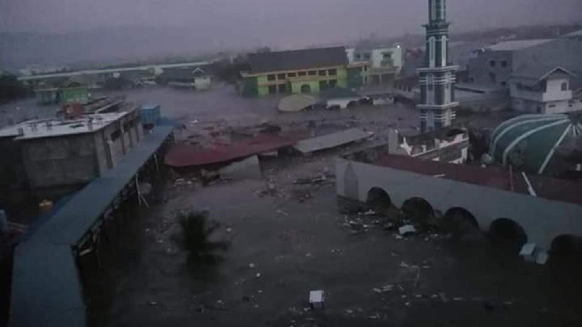 VIDEO Katastrofalan tsunami u Indoneziji ubio 380 ljudi, više od 500 ozlijeđenih