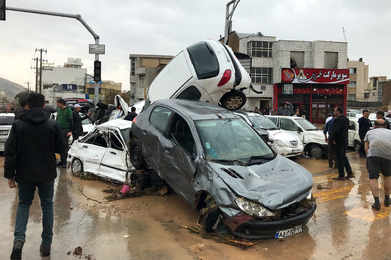 VIDEO U poplavama u Iranu poginulo 19 osoba, više od 90 ozlijeđenih