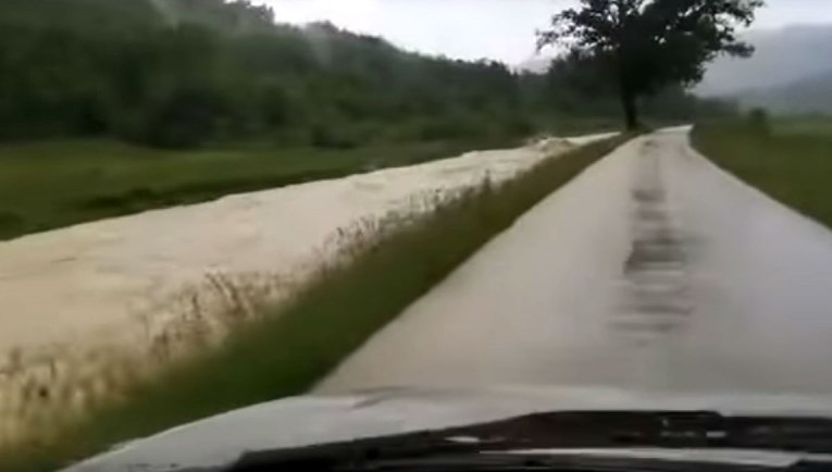 VIDEO Nevrijeme pogodilo Istru, vodostaj Raše porastao za 3,5 metara