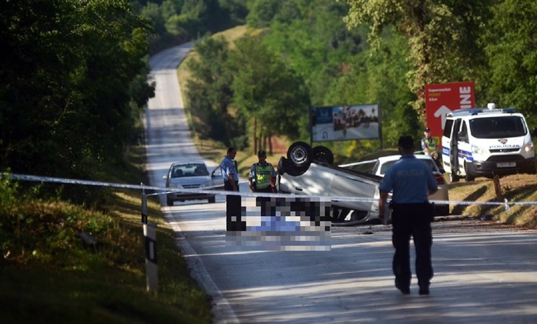 Detalji teške nesreće: Policajac poginuo, policajka ozlijeđena. Udario ih BMW