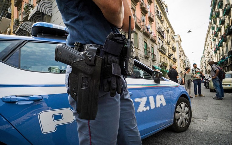 Nožem napala ljude u talijanskom muzeju, ubijena jedna žena
