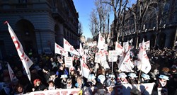 Deseci tisuća Talijana na ulicama, bijesni su zbog "rasipanja javnog novca"