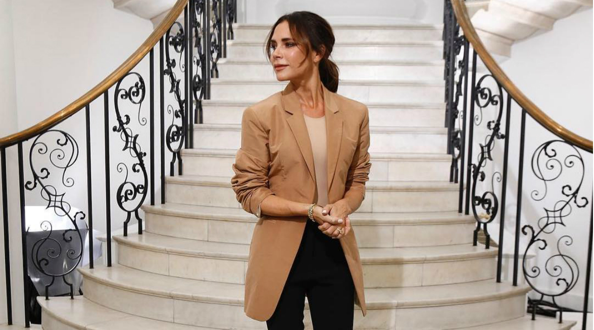 Monokromatski chic: Victoria Beckham u najhrabrijem izdanju do sada