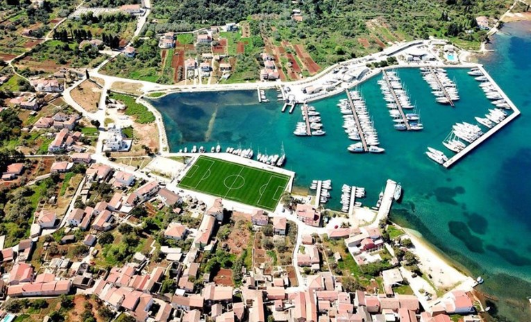 Naš otok ima najljepši teren svijeta i klub koji veže Majera, Santinija i Šokotu