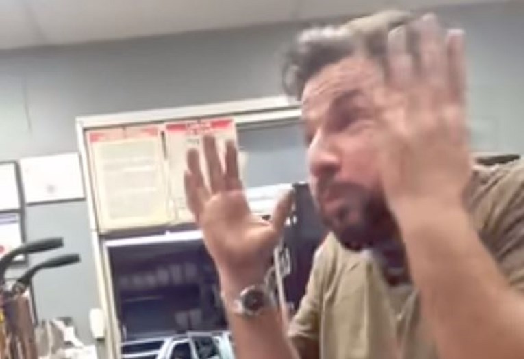 VIDEO Iznenadila muža viješću da nosi trojke, njegova reakcija postala hit