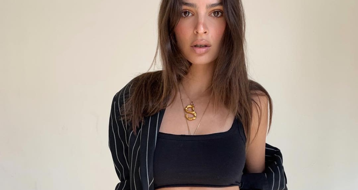 Emily Ratajkowski nosi najoskudniji primjerak trendi badića za ovo ljeto