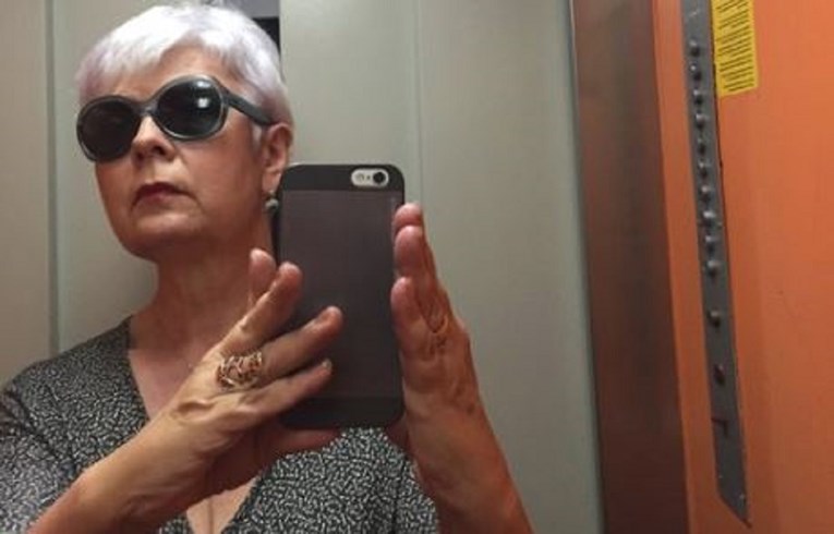 Jadranka Kosor iznenadila selfiejem u dizalu: "Širim pesimizam po liftovima"