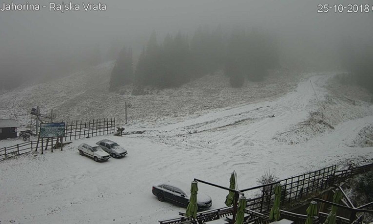 VIDEO Na Jahorini i Vlašiću pada snijeg