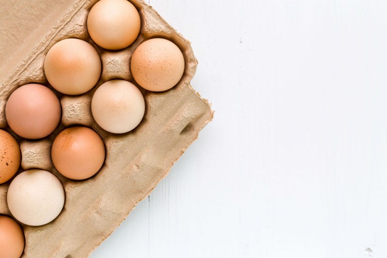 Muškarac umro nakon bizarnog izazova u kojem je pokušao pojesti 50 jaja