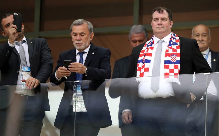 Zabrinuti Jakov bez Kolinde navijao za Vatrene u Rusiji