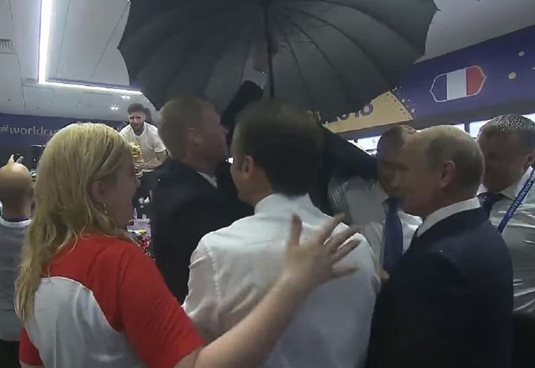 Presmiješna scena s kišobranom iz francuske svlačionice kad su došli Putin, Kolinda i Macron