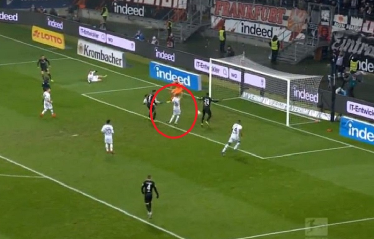 Jedvaj širi ruke i gleda dok Rebićeva momčad zabija