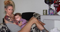 Jenna Jameson neće upisati kćer u predškolu: “Nikome ne vjerujem”