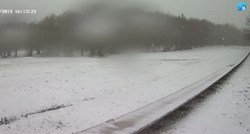 FOTO Pogledajte kako pada snijeg u Gorskom kotaru, na Učki i Platku
