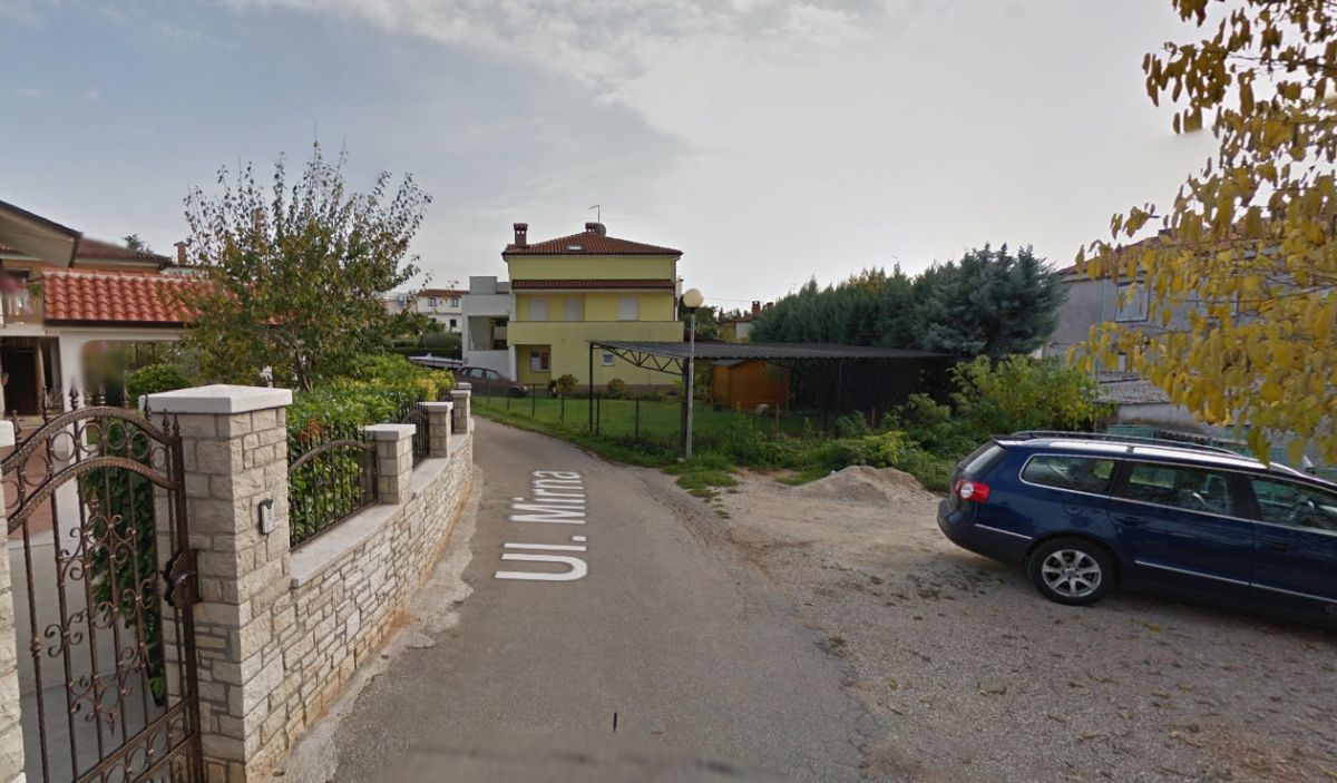 Nasrnuo na starca u Umagu i udario ga šakom u glavu zbog parkirnog mjesta