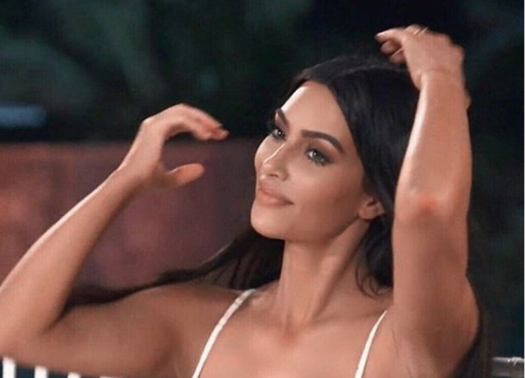Kim Kardashian se htjela hvaliti tijelom u badiću - ljudi je ismijali