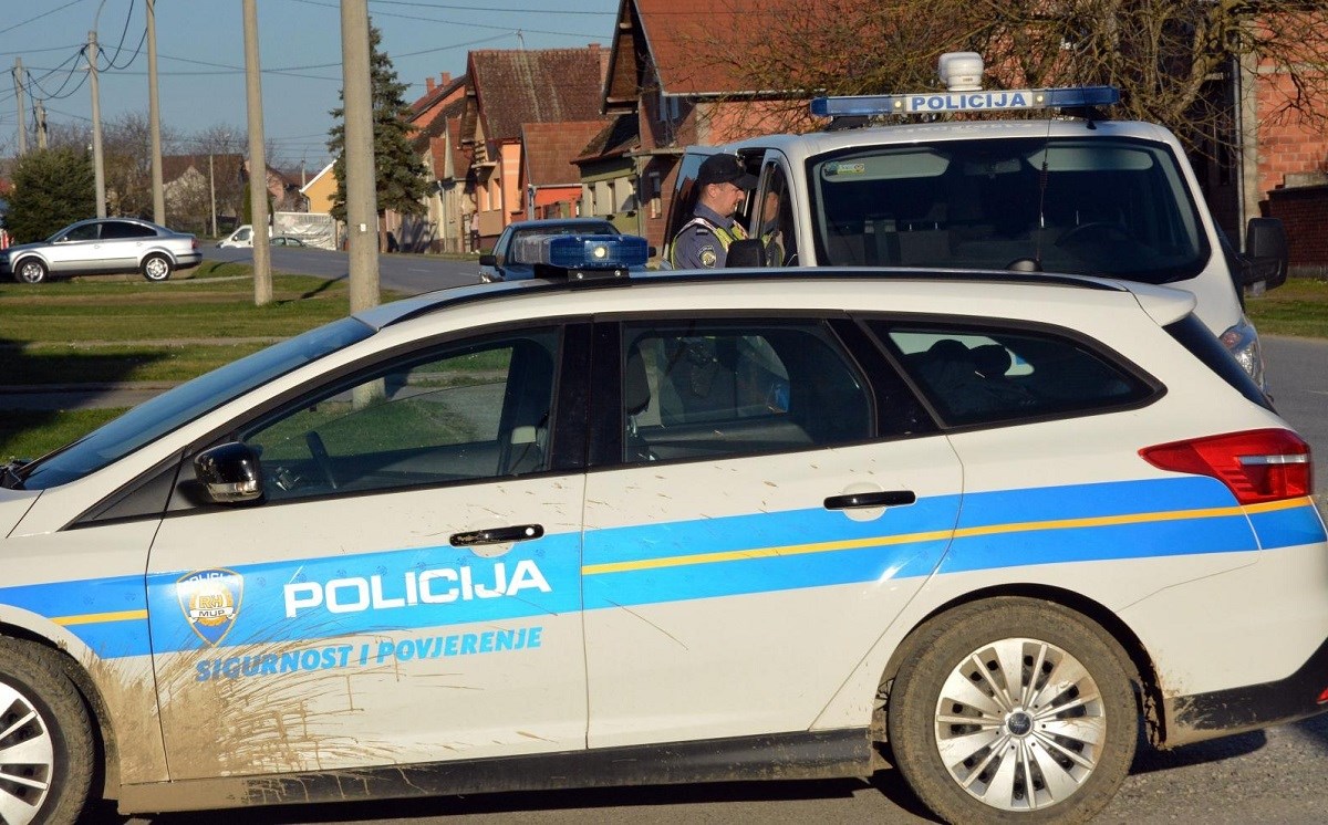 Međimurski maloljetnik mahao motornom pilom, a onda napao nožem ženu i policajca