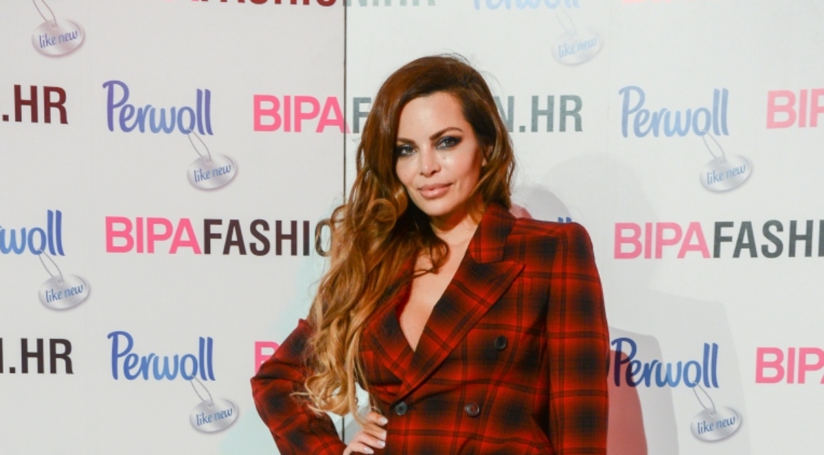 Nikolina Ristović na modnu je reviju došla samo u sakou