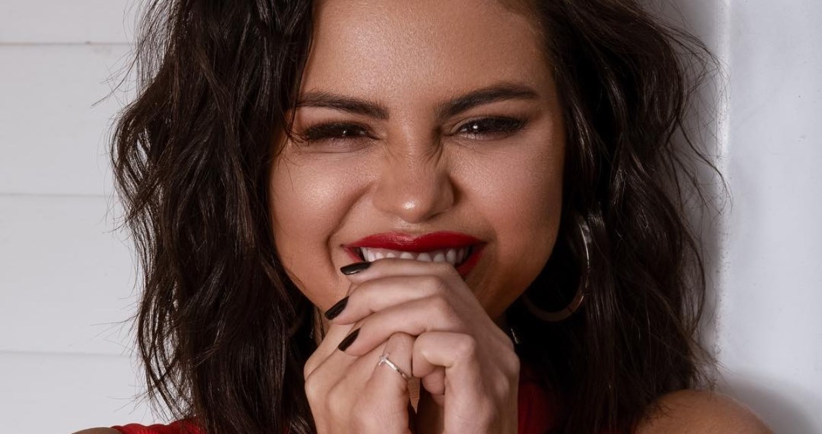 Selena Gomez dizajnirala badić koji vješto prekriva njezin ožiljak od operacije