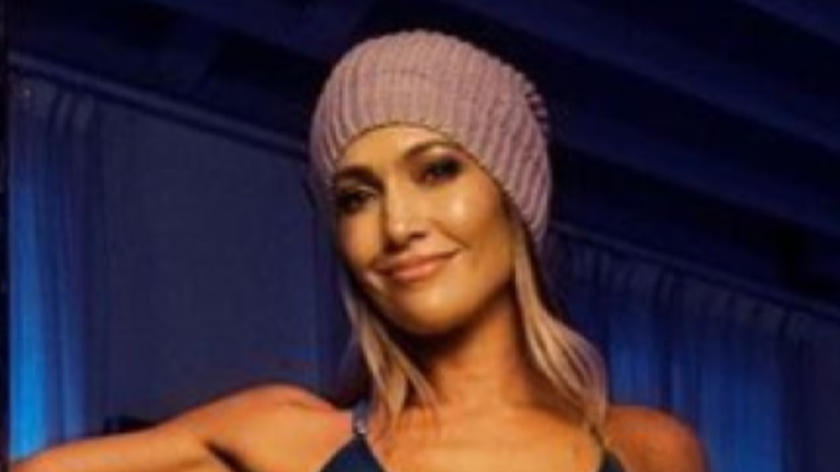 J. Lo pokazala trbušnjake i raspametila fanove: "Ova fotka me tjera u teretanu"