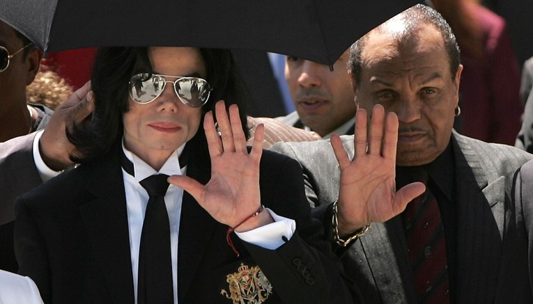 Doktor Michaela Jacksona: "Nisam prolio suzu zbog smrti njegovog oca, bio je najgori"