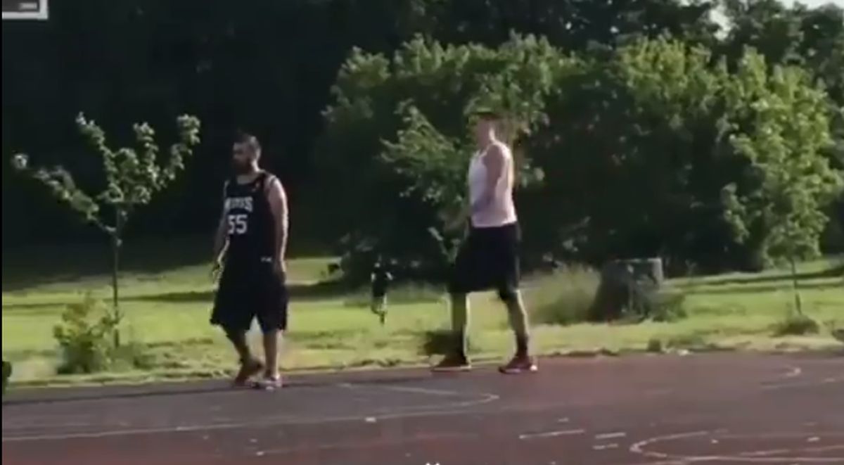 VIDEO Oduševit će vas što Jokić radi na školskom igralištu u rodnom Somboru